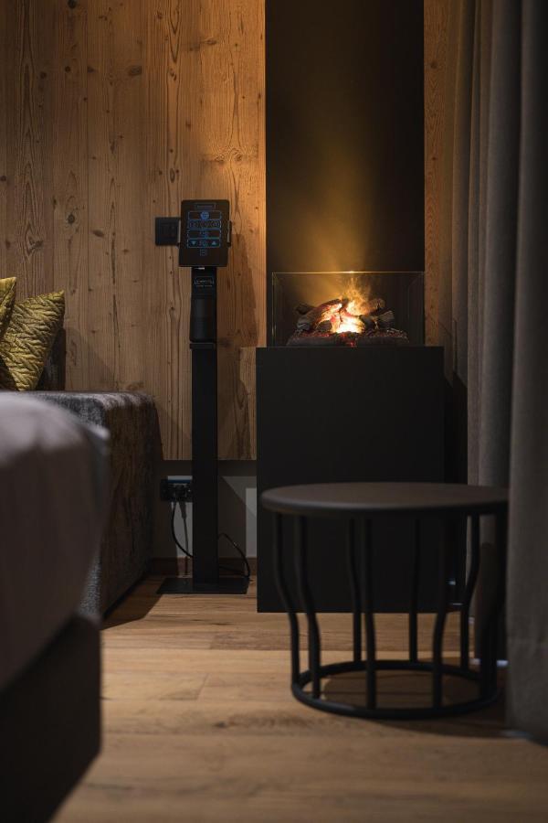 Dolomiti Exclusive Your Mountain Suite ポッツァ・ディ・ファッサ エクステリア 写真